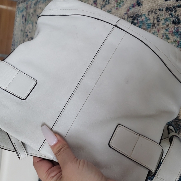 GUC White Coach Bag - Picture 12 of 12